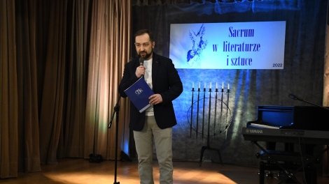 
                                        Eliminacje rejonowe Konkursu „Sacrum w literaturze i sztuce” w WDK - zdjęcie 2                                        