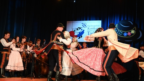 
                                        Fotorelacja z 38. Konkursu Tradycyjnego Tańca Ludowego - zdjęcie 89                                        