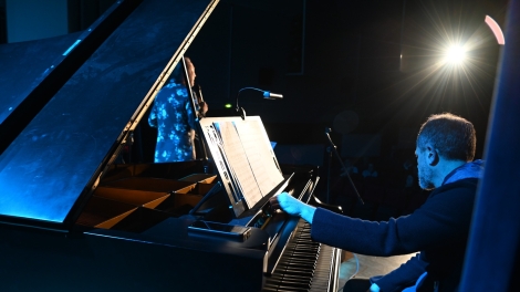 
                                        Sebastian Bernatowicz - fortepian                                        